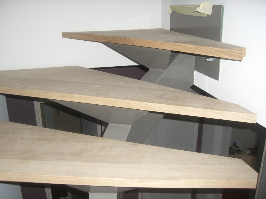 escalier limon en métal et marches bois réalisé par Thomere Facilities 31